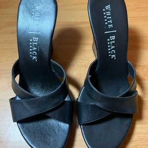 White House Black Market Black 4” Platform Heel Sandal Size 7